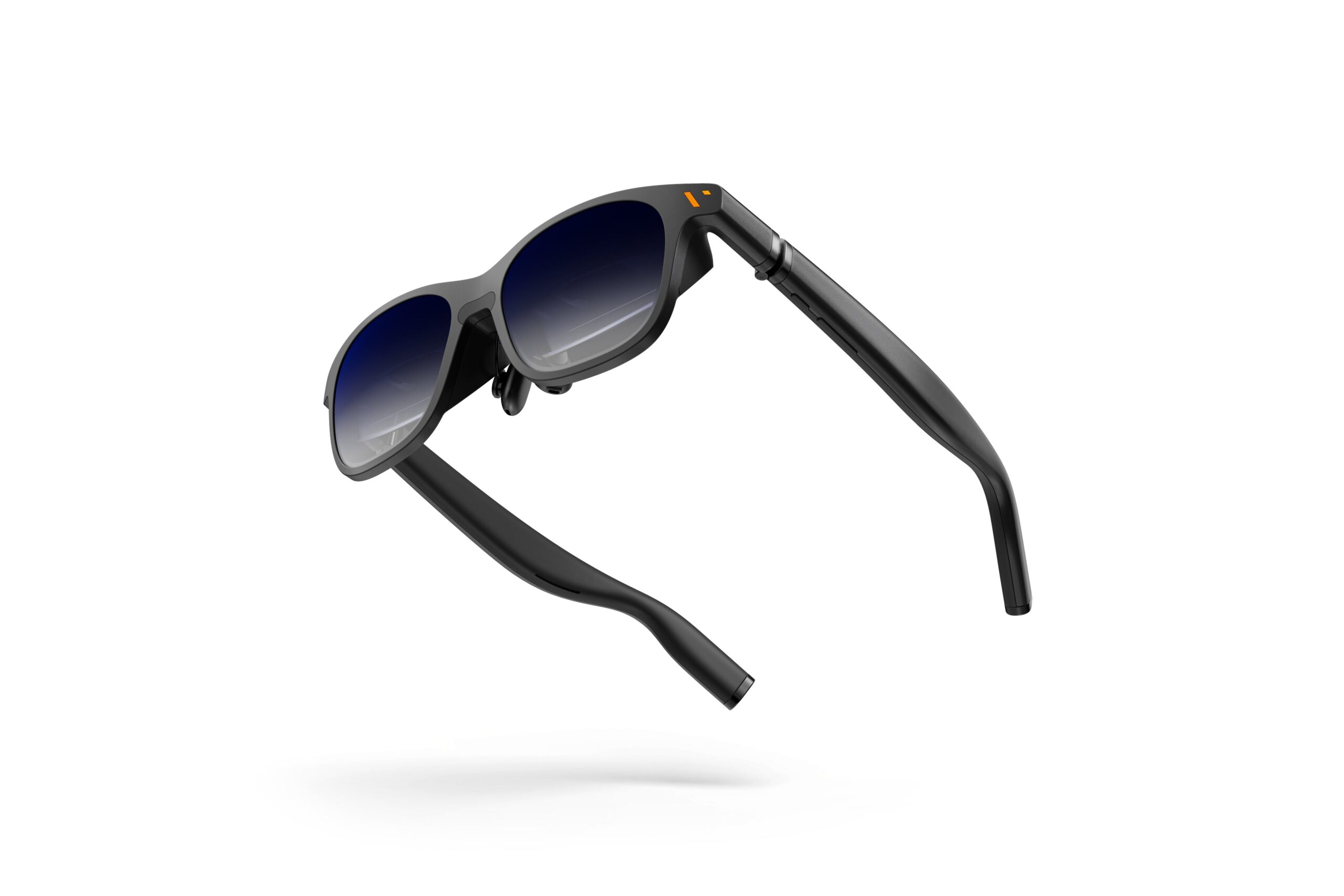 VITURE Pro XR, vue de trois-quarts avec finitions noires et logo orange
