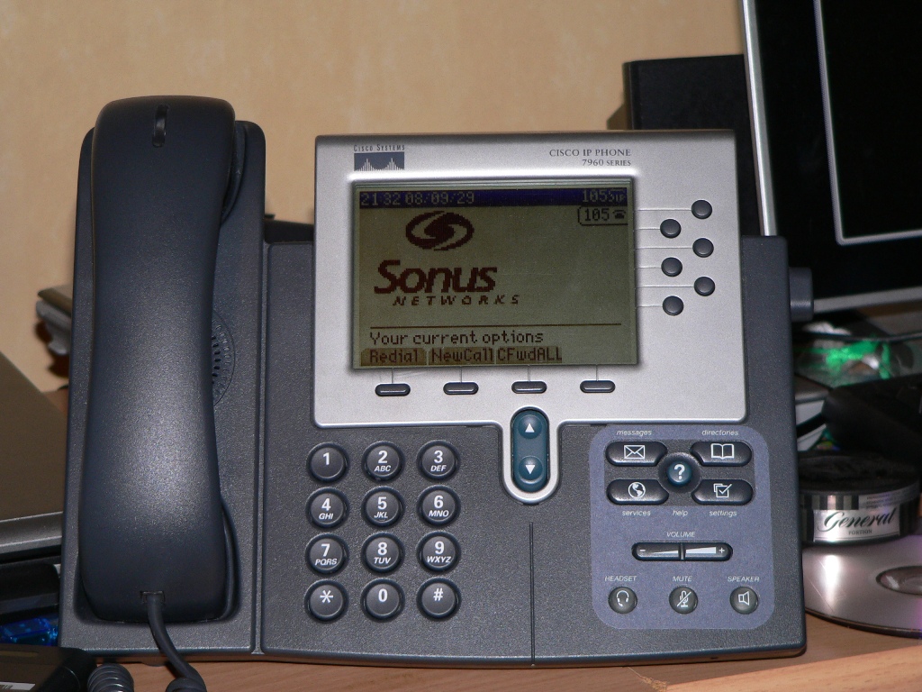 Téléphone IP Cisco 7960 illustrant la téléphonie VoIP en entreprise